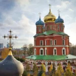 Донской монастырь в центре современной Москвы